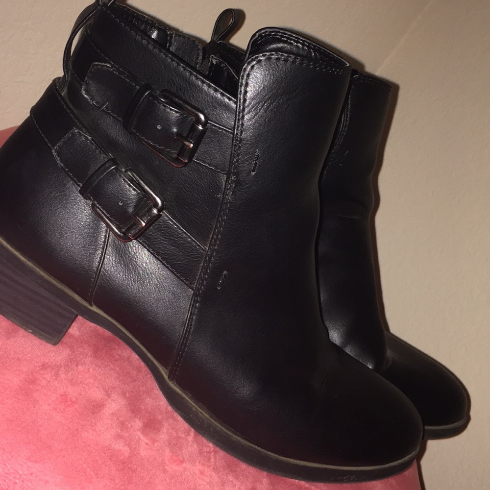 Ankle booties